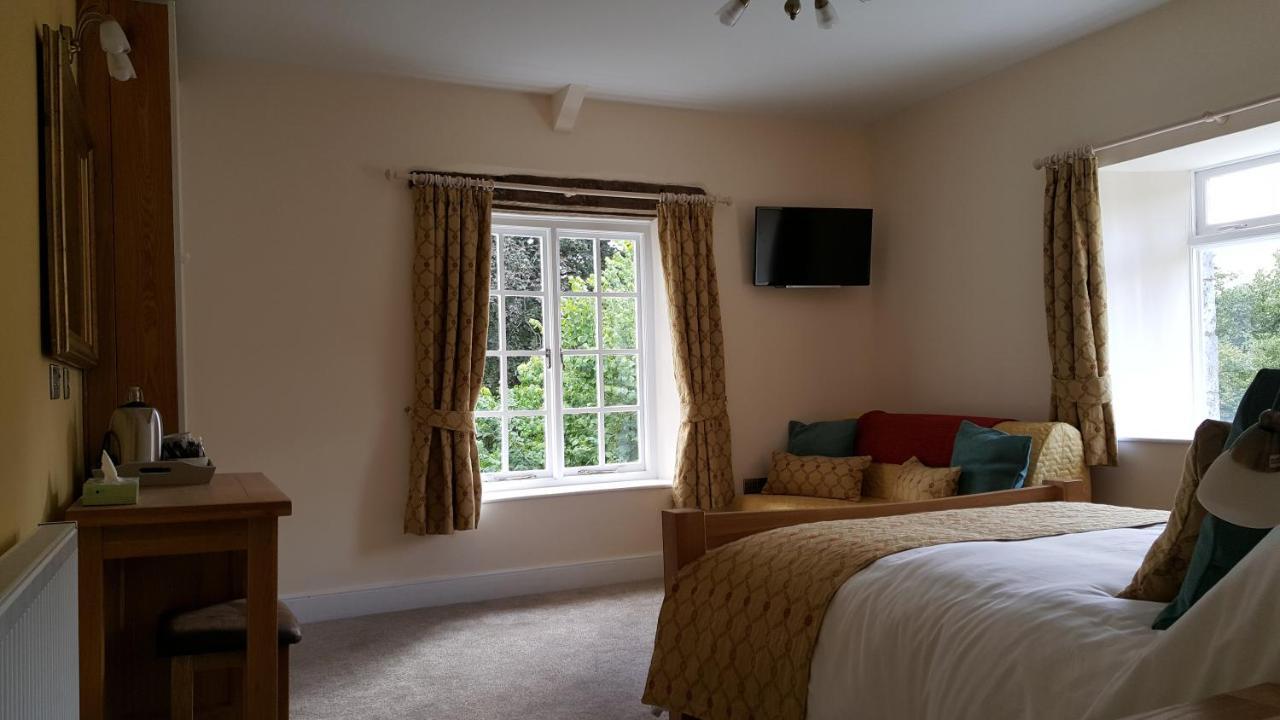 Pontyclerc Farm House Bed And Breakfast Аманфорд Екстериор снимка