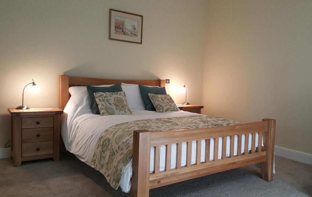 Pontyclerc Farm House Bed And Breakfast Аманфорд Екстериор снимка