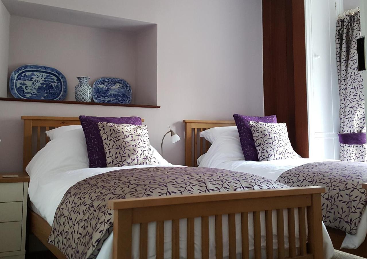 Pontyclerc Farm House Bed And Breakfast Аманфорд Екстериор снимка