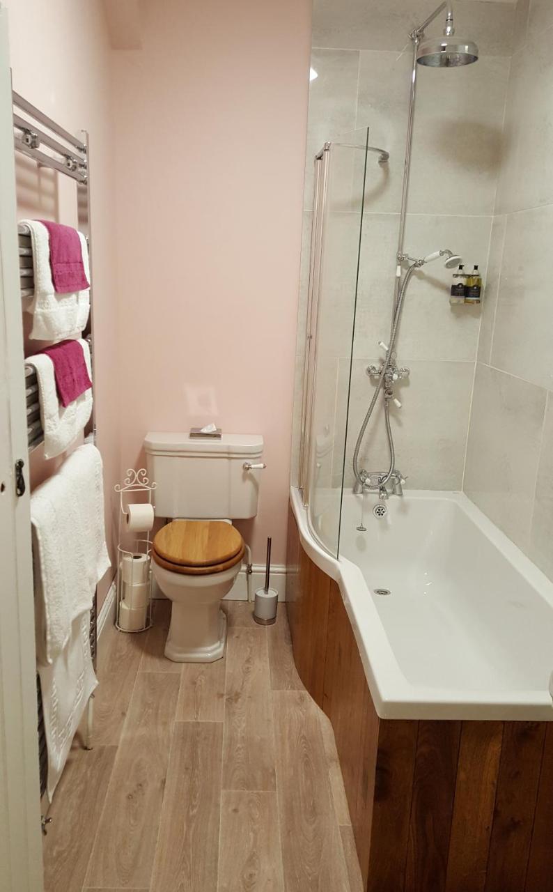 Pontyclerc Farm House Bed And Breakfast Аманфорд Екстериор снимка