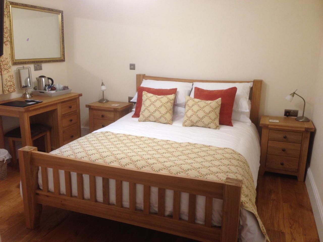 Pontyclerc Farm House Bed And Breakfast Аманфорд Екстериор снимка