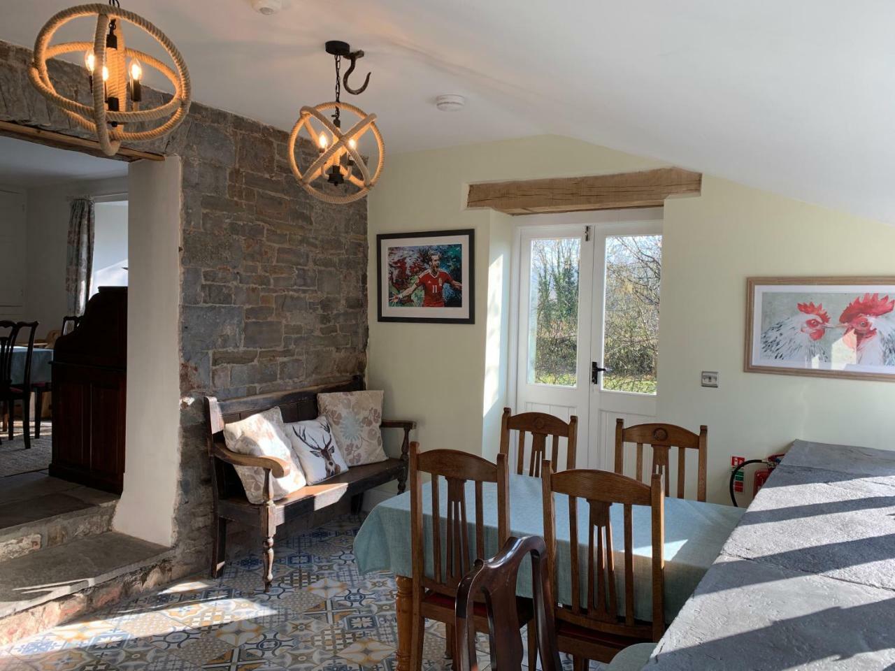 Pontyclerc Farm House Bed And Breakfast Аманфорд Екстериор снимка